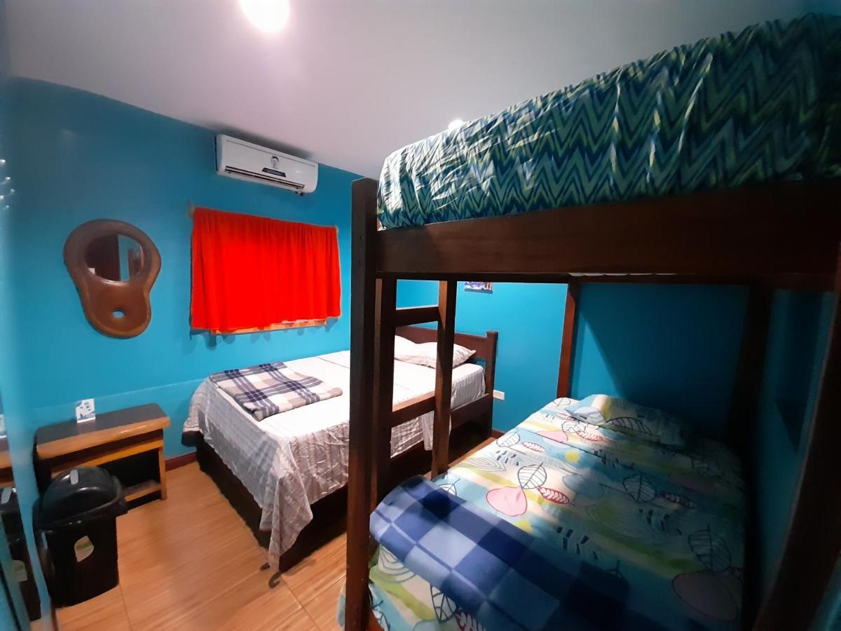 Coral Reef Surf Hostel And Camp Tamarindo Ngoại thất bức ảnh