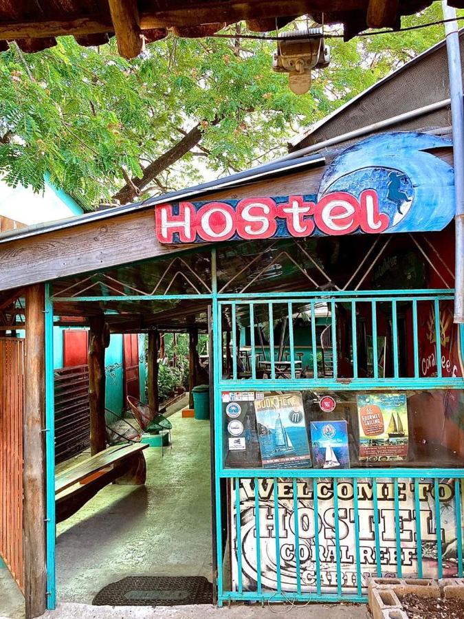 Coral Reef Surf Hostel And Camp Tamarindo Ngoại thất bức ảnh