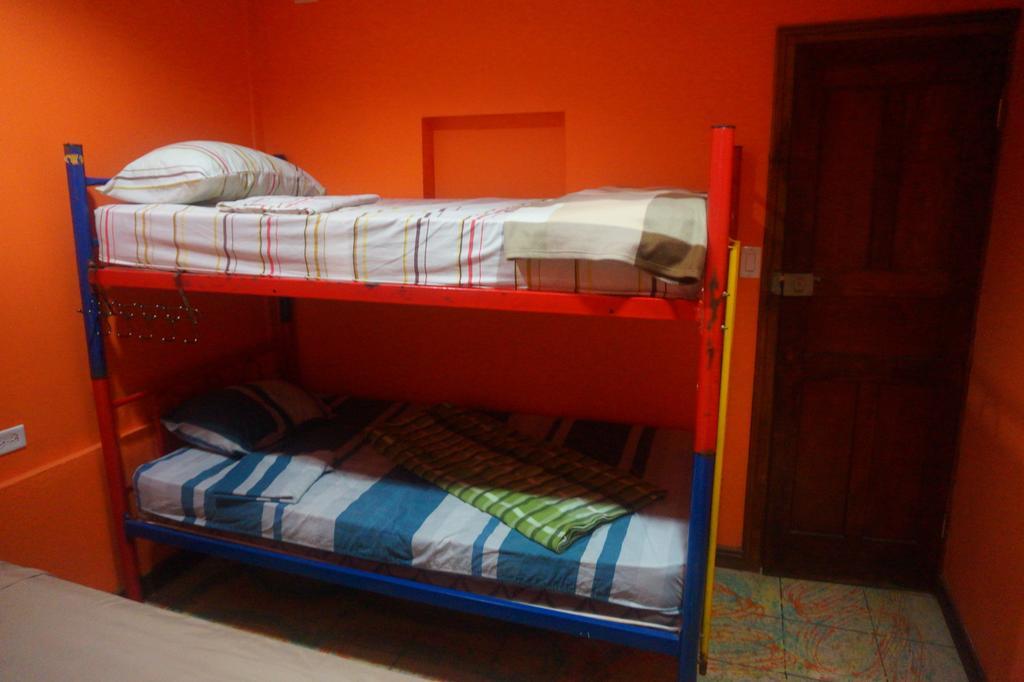 Coral Reef Surf Hostel And Camp Tamarindo Ngoại thất bức ảnh
